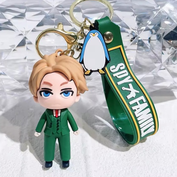 Modern Family Keychains - Picture 2 of 3